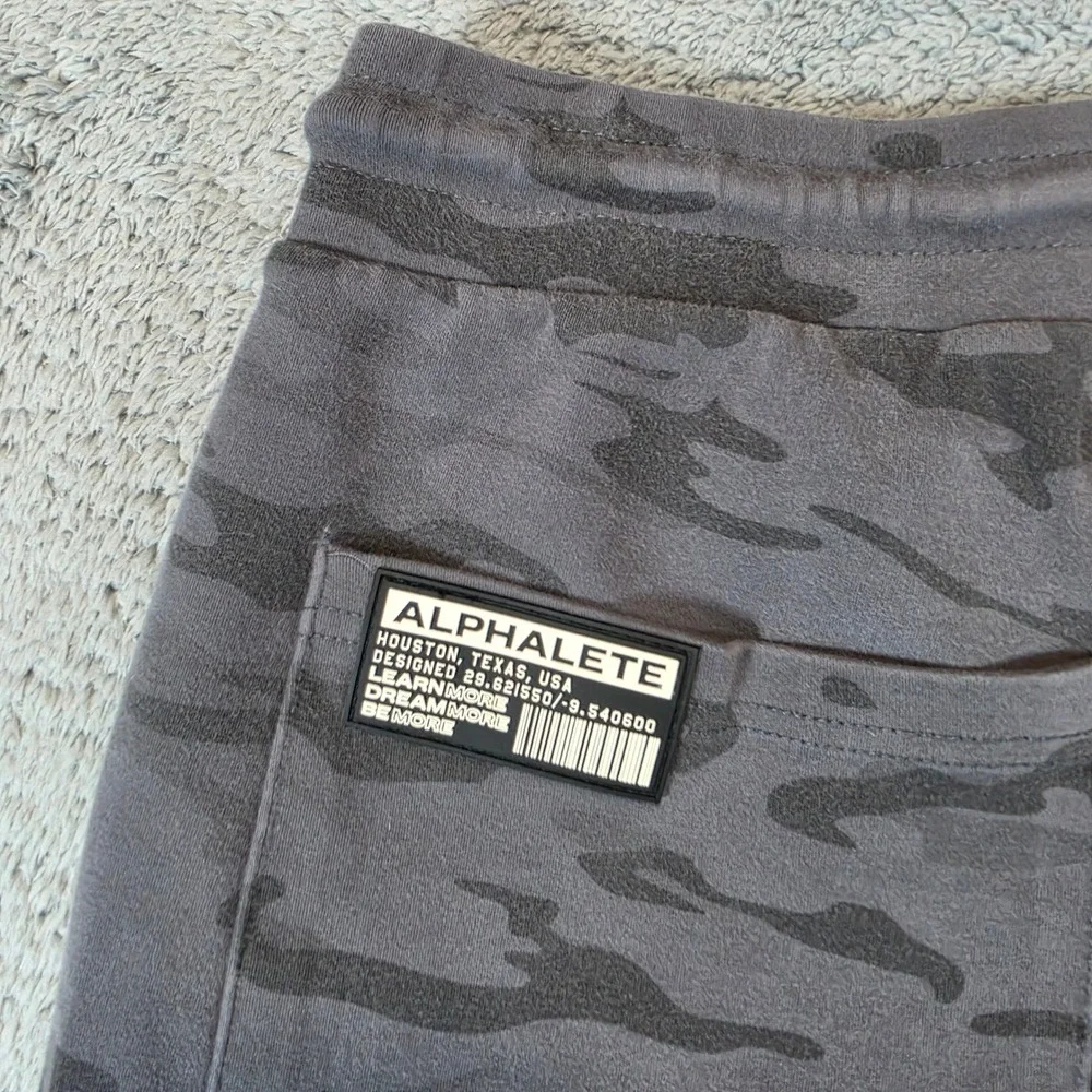Alphalete Joggers Men M Lot of 2 Black Blue Grey Camo Tapered Gym Training Pants